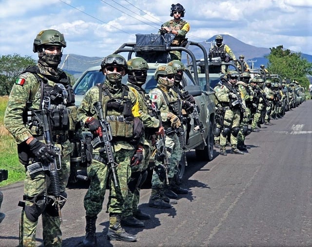 メキシコ軍の帆船 初寄港 : 写愛館