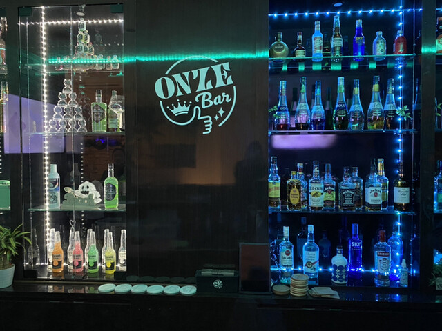 ONZE bar （オンズ バー） -